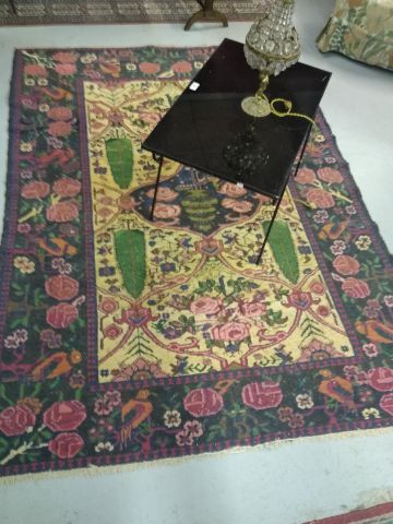 Deux tapis dont un chinois.