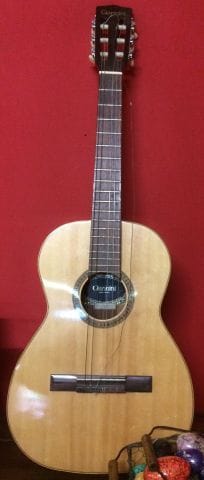 Une guitare par Giannini Brazil, ModaWn 50,...