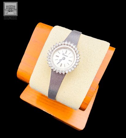 BEUCHAT
 Montre-bracelet de dame 
Or gris...