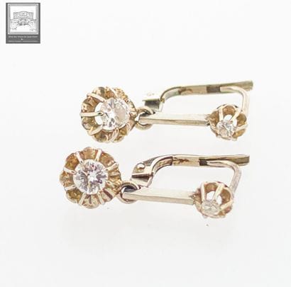Paire de pendants d'oreilles
Or gris 18K...