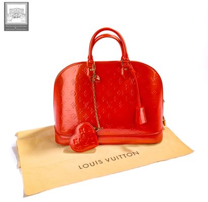 LOUIS VUITTON — Vers 2009

Sac « Alma »,...