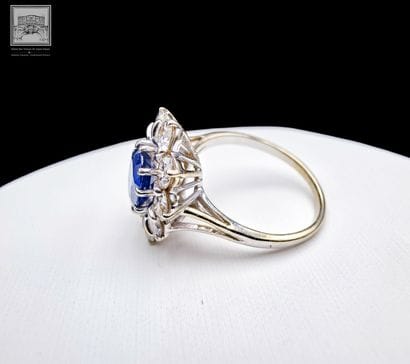 Bague marguerite 
Or gris 18K 750/°°°
Poinçon...