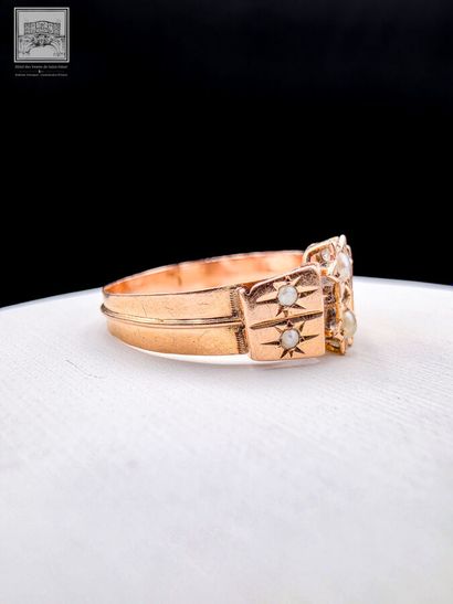 Bague en or 18K 750/°°°
Sertie de 6 pierres...