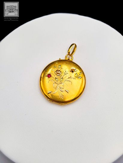 Lot de 2 pendentifs
Or jaune 18K 
Poids brut...
