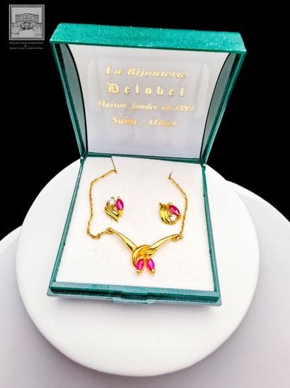 Demi parure 
or jaune 750/°°°
Collier pendentif...