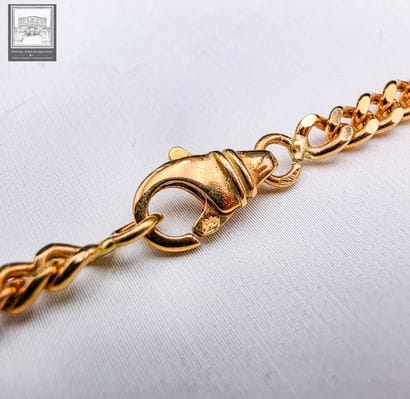 Collier en or jaune 18K 750/°°°
Poinçon tête...