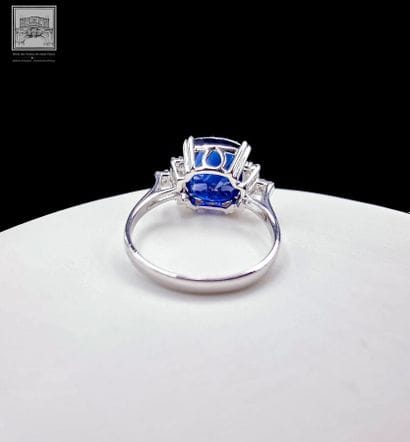 Art Deco-style ring in 750°/ (18K) white...