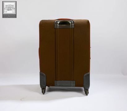 LANCEL 
Valise à roulettes
Couleur marron...