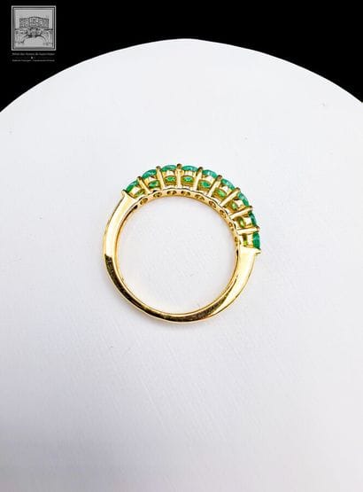 750°/ (18K) yellow gold half-eternity ring,...