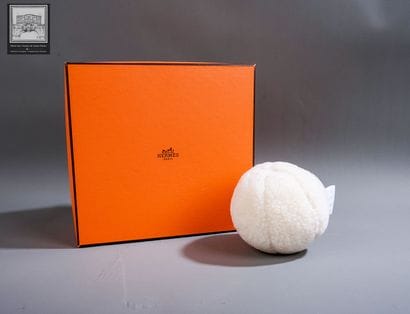 HERMES Paris
Jouet de naissance 
Peluche...
