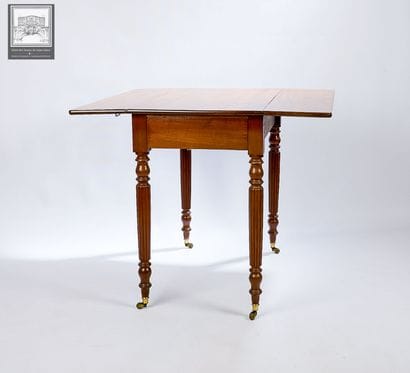 Table desserte à volets
Louis-Philippe
Acajou...