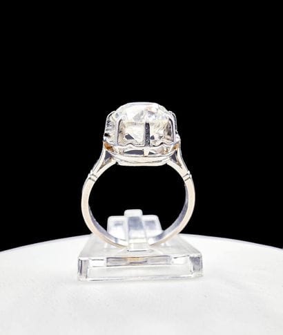 Solitary Diamond Ring 
800/°°° platinum or...