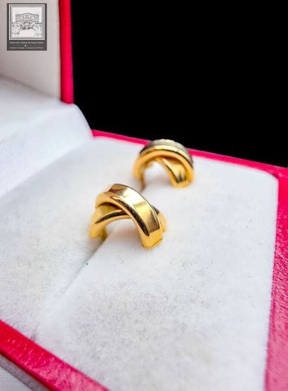 Paire de boucles d'oreilles en or jaune 18K...