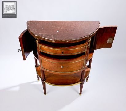 Console demi-lune 
Acajou et placage d'acajou...
