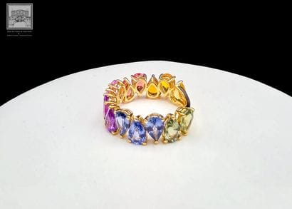 Très jolie Demi-Alliance en or jaune 750°/.(18K)...