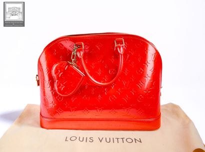 LOUIS VUITTON — Vers 2009

Sac « Alma »,...