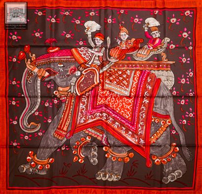 HERMÈS Paris 
Carré en twill de soie titré...