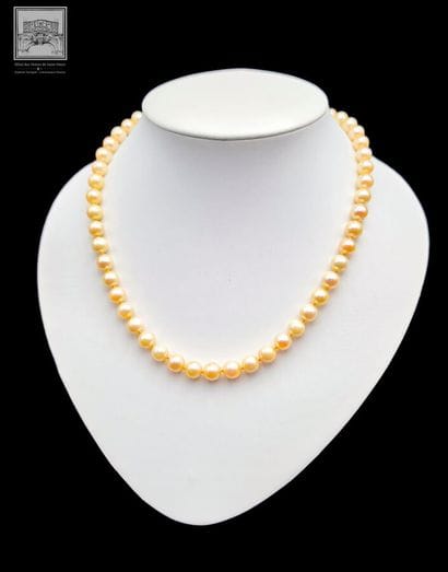Cultured Pearl Necklace
750/°°° yellow and...