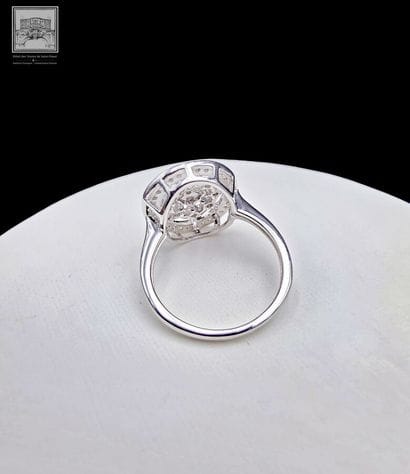Bague Ajourée en or blanc 750°/.(18K) 4g...