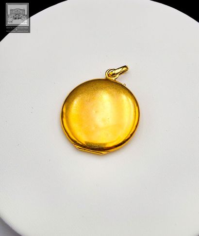 Lot de 2 pendentifs
Or jaune 18K 
Poids brut...