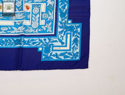HERMÈS Paris 
Carré en twill de soie titré...