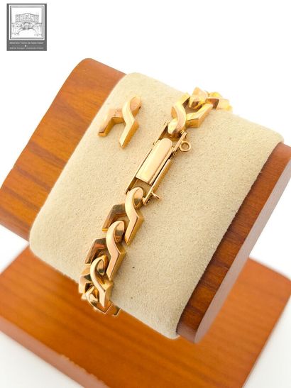 LIP
Montre de dame
Or jaune 18K 750/°°° poinçon...