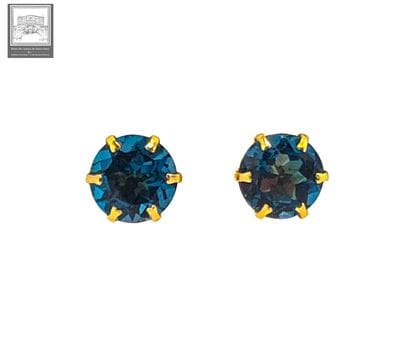A pair of 750°/ (18K) yellow gold earrings...