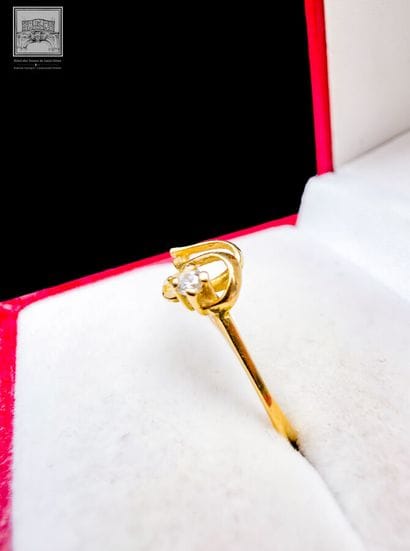 Bague
Or jaune
750/°°° Poinçon tête d'aigle
Sertie...