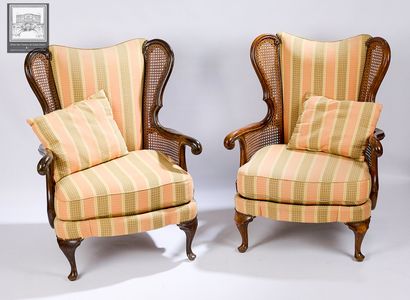 Paire de fauteuils 
Style Chippendale
Bois...
