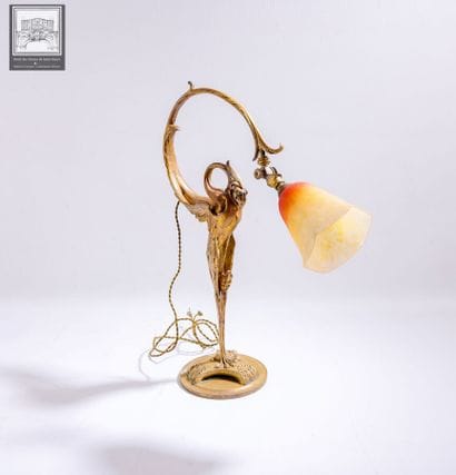 Lampe de table 
De style Art Nouveau 
Bronze...