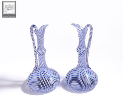 Paire de verseuses
Verre à décor de spirales...