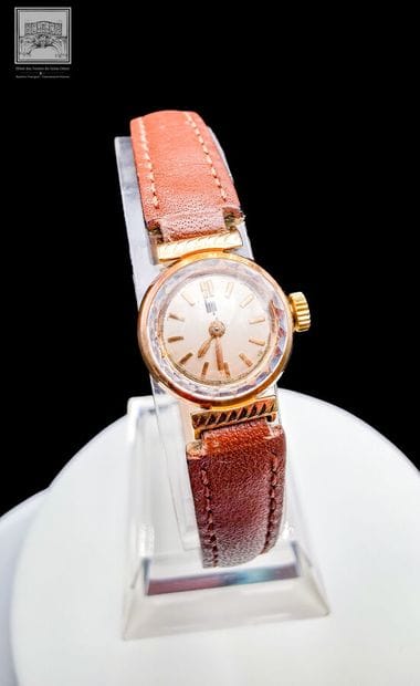 Lip 
Montre de dame
Boitier en or 18K 750/°°°
Poinçon...