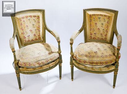 Paire de fauteuils 
De style Louis XVI 
Décor...