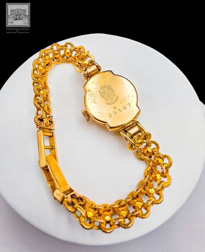 LIP 
Montre boitier et bracelet en or 18K...
