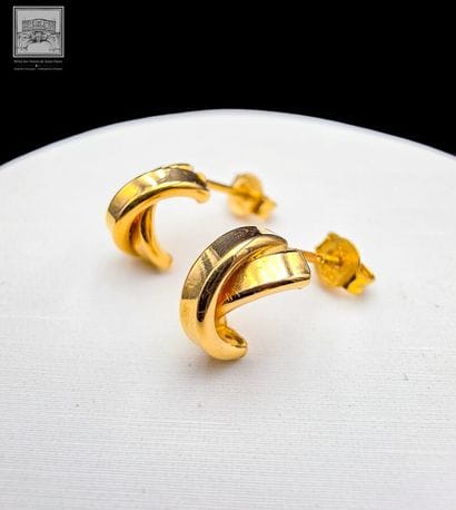 Paire de boucles d'oreilles en or jaune 18K...