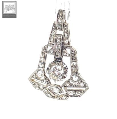 Pendentif Art Déco 
Or et platine 750/°°°...