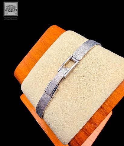 BEUCHAT
 Montre-bracelet de dame 
Or gris...