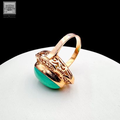 Bague ajourée 
Or jaune 18K 750/°°°
Sertie...