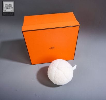 HERMES Paris
Jouet de naissance 
Peluche...