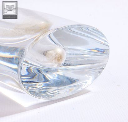 BACCARAT
Vase sifflet en cristal 
Marque...