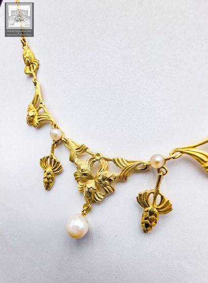 Draped necklace 
18K yellow gold 750/°°°...