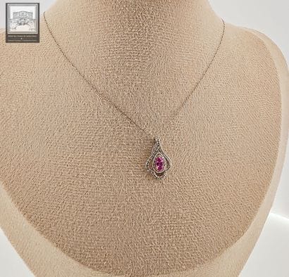Très joli collier de style Art Déco en Platine...