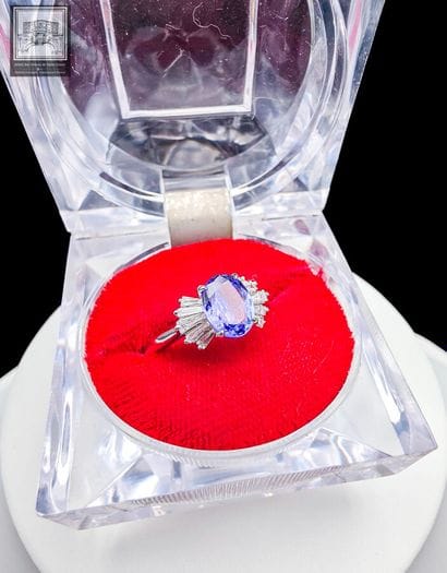 Art Deco-style ring in 4g75 platinum, set...