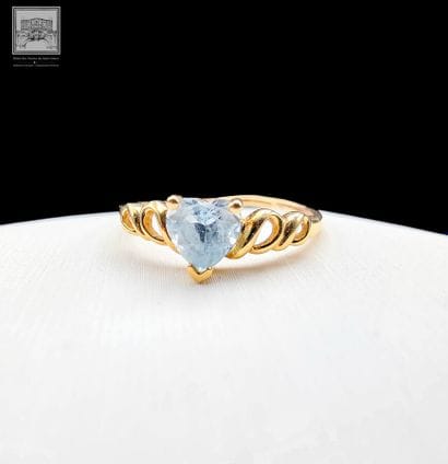 Bague
Or jaune 18K 750/°°°
Sertie d'une petite...