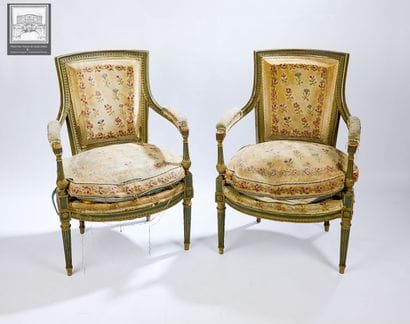 Paire de fauteuils 
De style Louis XVI 
Décor...