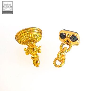 Cachet de pouce en or 18K 750/°°°
Poinçon...