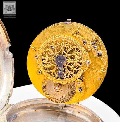 Montre Coq
Argent 
Façade émaillé blanc heures...