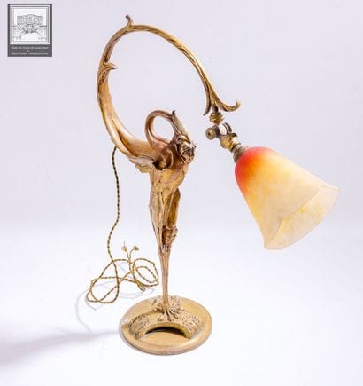 Lampe de table 
De style Art Nouveau 
Bronze...