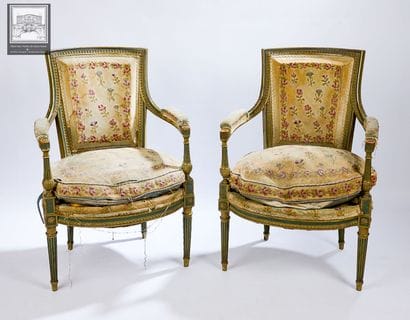 Paire de fauteuils 
De style Louis XVI 
Décor...