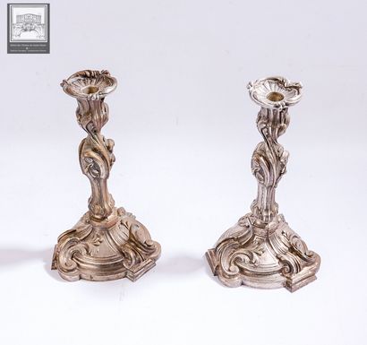 Paire de flambeau 
De style Louis XV 
Bronze...